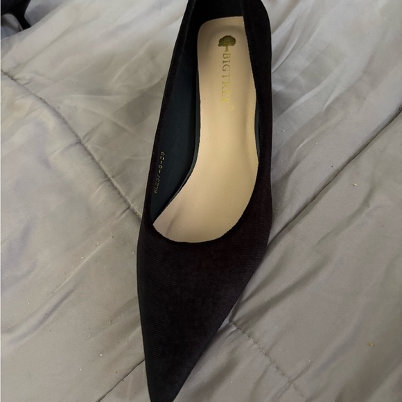 Black Velvet kitten heels never worn . Excellent condition. Size 39 - Picture 13 of 13
